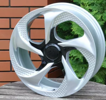 MR502 S ALU KOLA 18 '' 5x112 Audi A4 A5 A6 VW Passat ET47